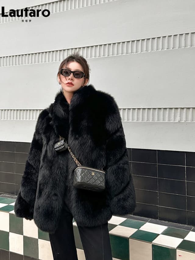 Lautaro Otoño Invierno negro grueso cálido suave peludo peludo abrigo de piel de zorro sintética mujeres cuello alto chaqueta mullida de diseñador de lujo 2024