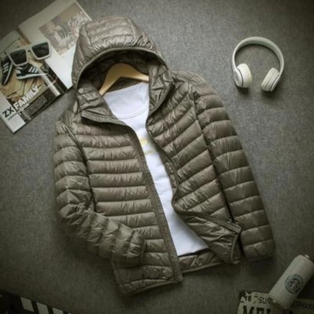 Nueva marca Otoño Invierno chaqueta ligera de moda para hombres con capucha corta grande ultrafino ligero abrigo delgado juvenil chaquetas de plumón