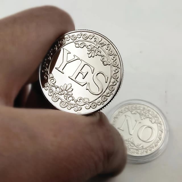 Moneda de 25mm de diámetro, insignia conmemorativa de la decisión, colección chapada en relieve de doble cara, colgante para recoger monedas