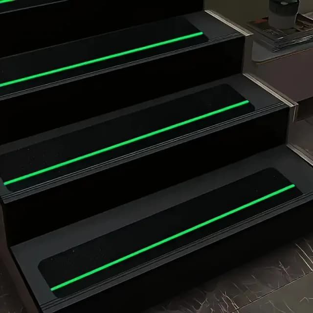 6 peldaños de escaleras antideslizantes de alta resistencia, 4x24 pulgadas, negro y verde, cinta adhesiva antideslizante precortada de grado 80, adecuada para escaleras al aire libre