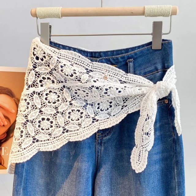 Minifalda ajustada ahuecada con adorno de encaje a la moda, cortina de pedos, bonita cortina de cadera Y2K para verano