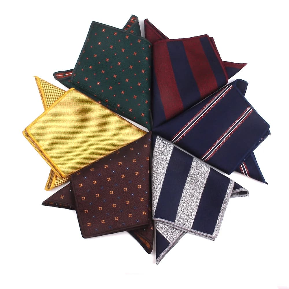 Pañuelo cuadrado de bolsillo de tela suave para hombres y mujeres, toalla de pecho, pañuelo de traje para caballeros, regalos de toalla de bolsillo de dibujos animados